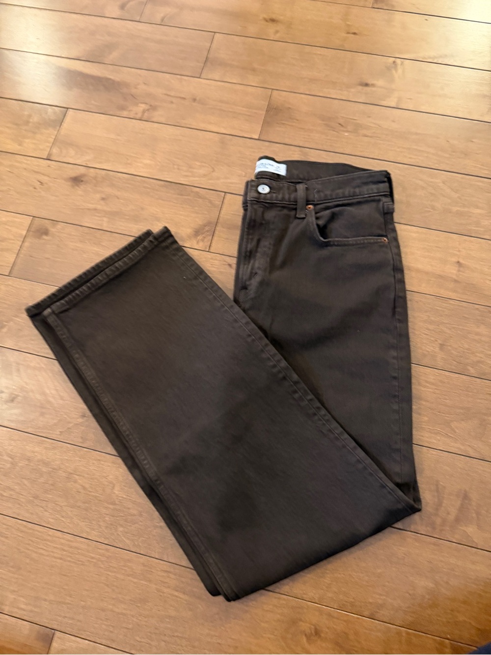 Abercrombie women’s high rise 90s relaxed jeans in brown